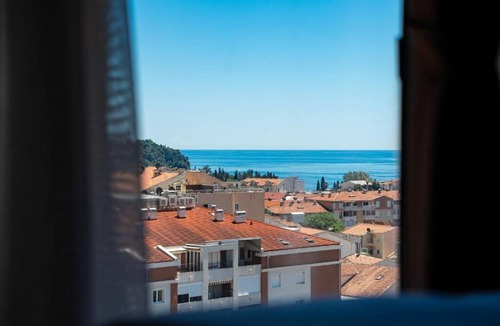 Lazi Apartment | Rooftop Apartments & Rooms