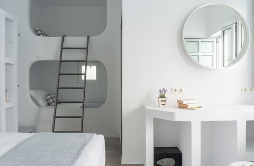 Parikia Hotel | Room 4 @ Pelican Paros in the Old Town!