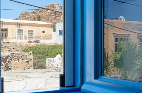 Finiki Apartment | Room 'Giavasi Seaside 2' with Sea View and Balcony