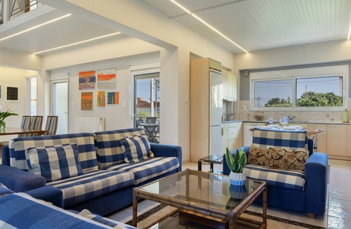 Spata-Artemida Apartment | Room 'Lower Level 8' with Shared Terrace, Wi-Fi, and Air Conditioning