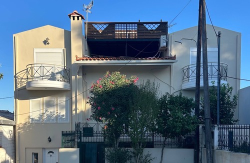 Spata-Artemida Apartment | Room 'Lower Level 8' with Shared Terrace, Wi-Fi, and Air Conditioning