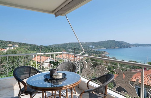 Skoutari Apartment | Room 'Standard Studio 3' with Shared Terrace, Wi-Fi and Air Conditioning