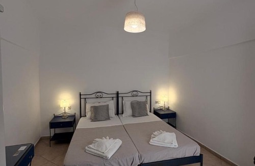 Fira Hotel | Rooms By Lignou