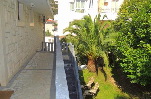 Becici House | Rooms Villa Desa