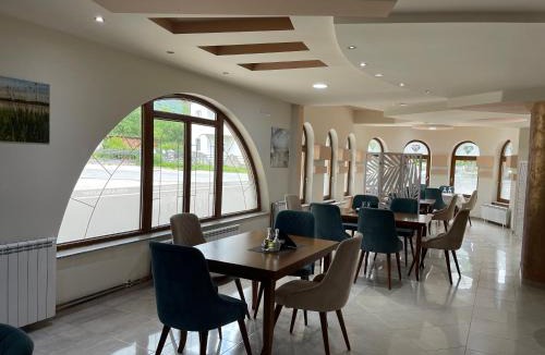 Plav Hotel | Rooms5E