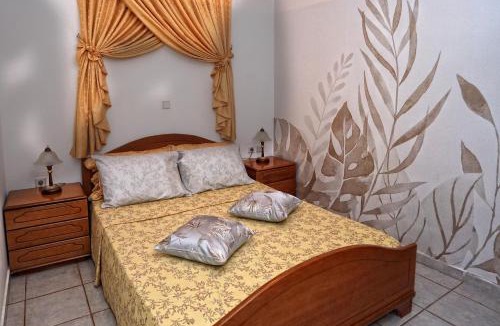 Xiro Chorio Apartment | Rose House