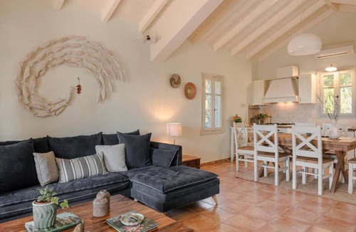 Chalikeri Villa | ROSEPETRA!