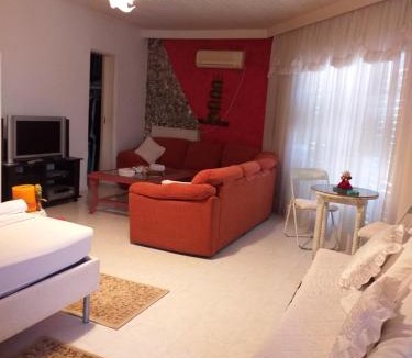 Spata-Artemida Apartment | Roulas Cozy Apartments