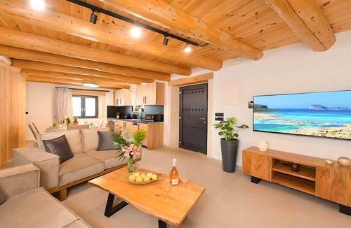 Roustika Villa | Roustico Luxury Villa Heated Pool and Whirlpool