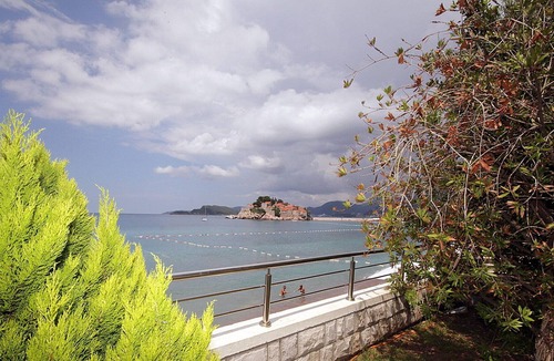 Sveti Stefan Apartment | Royal Holiday 1bedroom apartment with terrace