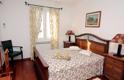 Sveti Stefan Apartment | Royal Holiday 1bedroom apartment with terrace