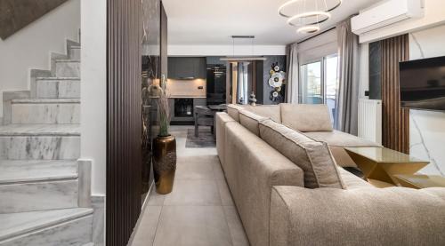 Neoi Epivates Apartment | Royal maisonette by the sea
