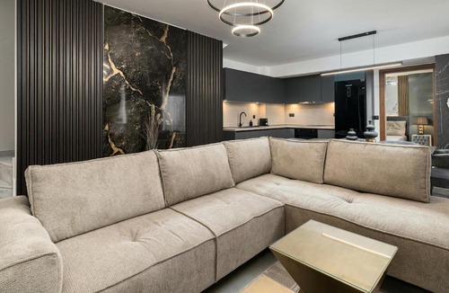 Neoi Epivates Apartment | Royal maisonette by the sea