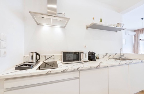 Piraeus Apartment | Royal Premium Apartment -120sq -common Terrace