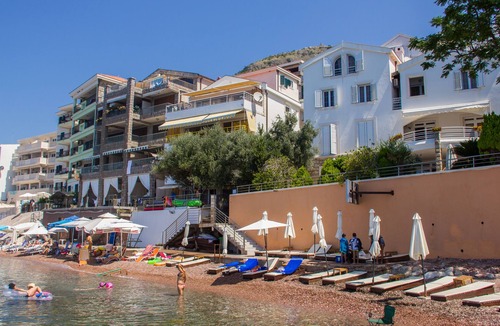 Sveti Stefan Apartment | Royal Vacation Studio