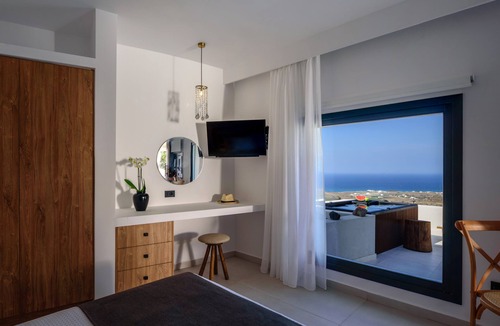 Finikia House | RyoLithos Suites