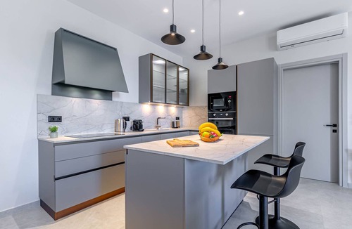 Chlomos House | Sailors Luxury Cottage