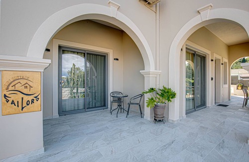 Chlomos House | Sailors Luxury Cottage