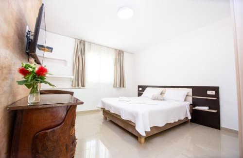 Lazi House | Saki Apartments