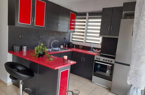 Kamena Vourla Apartment | Sakis and Lydia Apartment
