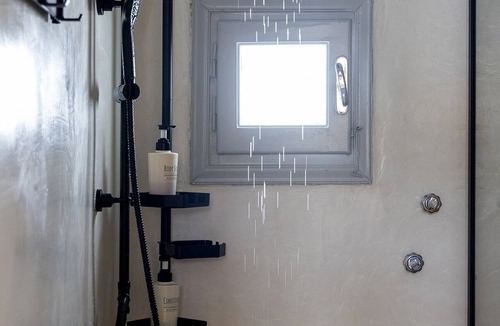 Tinos House | Salt & Stone In Center Of Tinos Luxury Suite