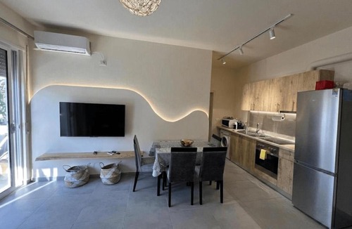 Ishem House | Salty Flat at Gjiri Lalzit