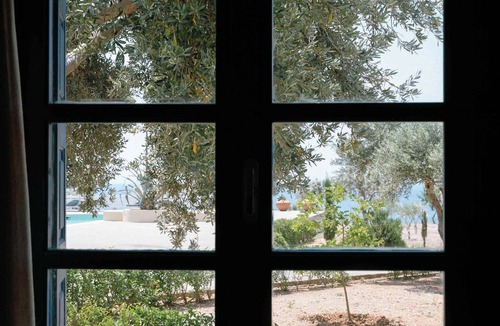 Ormos Koumeikon Apartment | Samos Mandilada Gem by Sea – Shared Pool