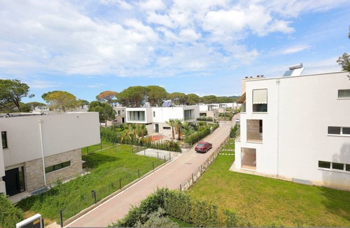 Ishem Apartment | SanPietro Vacation Apartment 012