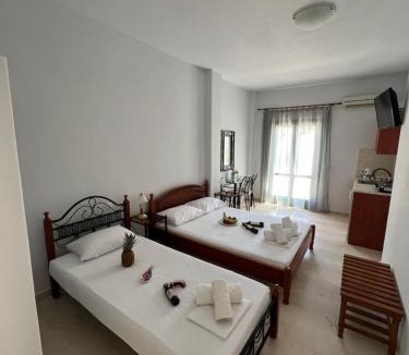 Kamari Hotel | Santa Magia