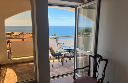 Sveti Stefan Apartment | Santo Stefano Sea View Apartment & Room