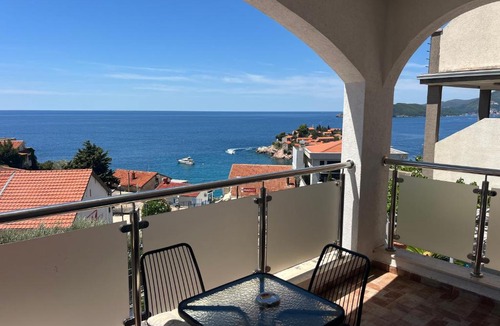 Sveti Stefan Apartment | Santo Stefano Sea View Apartment & Room