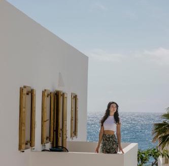 Kamari Hotel | Santorini Crystal Blue Boutique Hotel