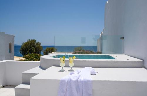 Kamari Hotel | Santorini Crystal Blue Boutique Hotel