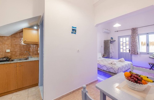 Perissa House | Santorini NY