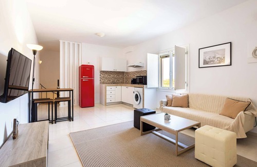 Imerovigli Apartment | Santorini's Welcoming Getaway - Blissful & Homely