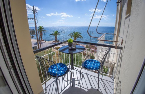 Agii Theodori Apartment | Saronic View Studio
