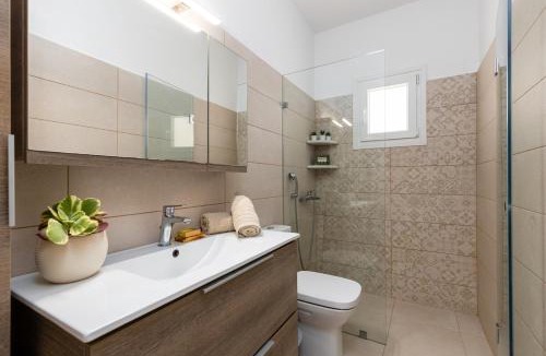Nea Cryssi Akti House | Sarris Village Hill House 3