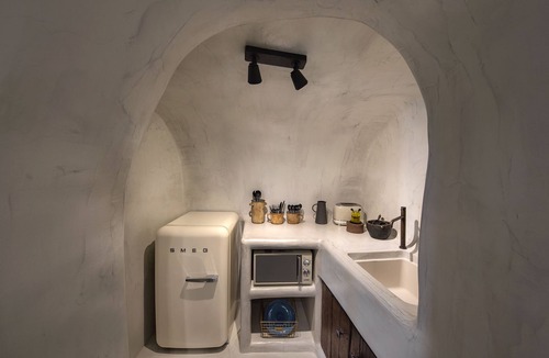 Oia Villa | Satori Caves by Thireon