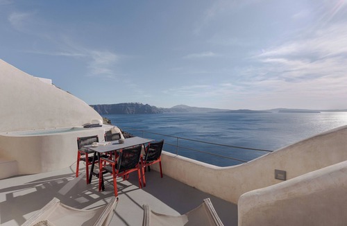 Oia Villa | Satori Caves by Thireon