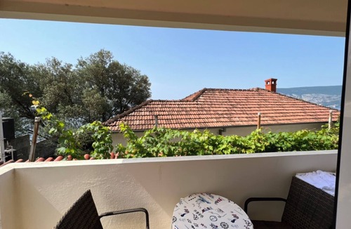 Topla Apartment | SAVINA Apartan 20 metara od mora stan za 3 osobe