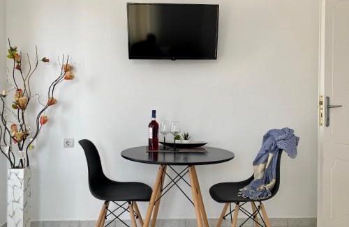 Zipari House | Scenic Apartment, Stunning Views - El Greco Apartments No 4
