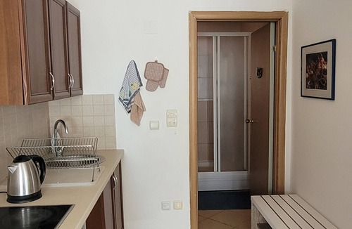Bar Apartment | Schöne Gemütliche Fewo mit Meerblick, Terrasse und Carport in Strandnähe