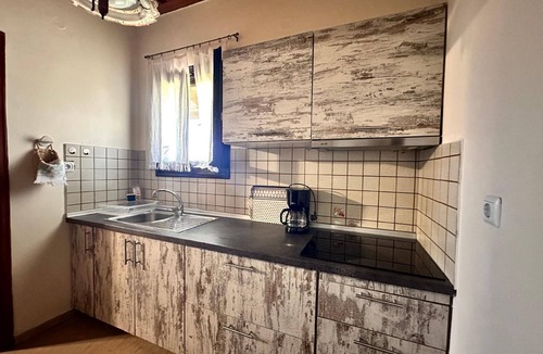 Pyrgos Apartment | Sea and Garden View Apartment - Genari Beach
