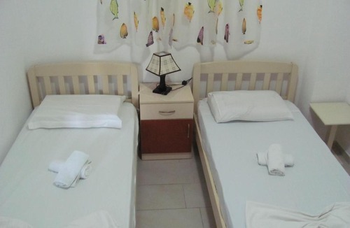 Sarande Apartment | Sea Breeze Apartment Bougainville Bay