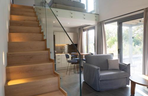 Kandia Villa | Sea breeze suites Maistro 4per with private pool