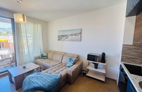 Rafajlovici Apartment | Sea Glass Sunset