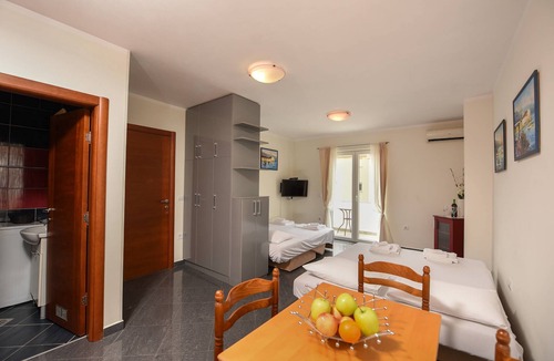 Tomicici Hotel | Sea Point II