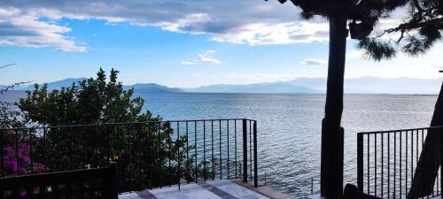 Volos House | Sea Rock House