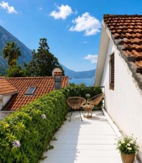 Orahovac Apartment | Sea side apartment