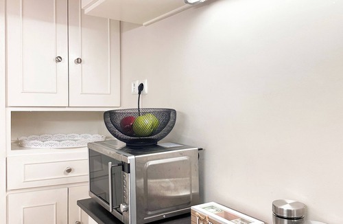 Palaio Faliro Apartment | Sea the City: Chic 2BDR Escape w/Spacious Living